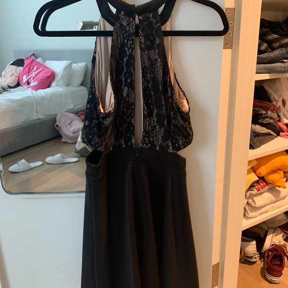 Womens Black Embroidered Lace Sleeveless Halter - Picture 3 of 4